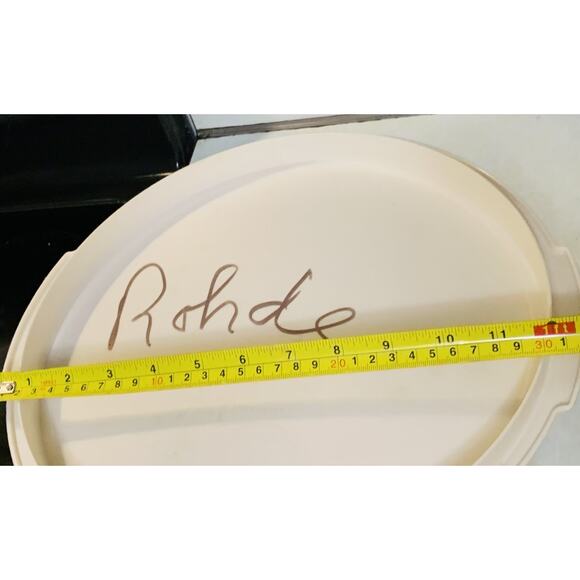 Rubbermaid Vintage Round Large Servin' Saver CAKE Keeper Container & Beige Base - Picture 5 of 7